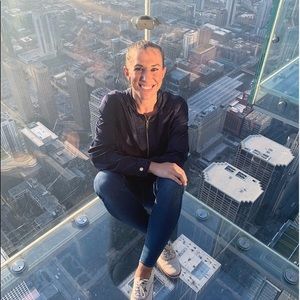 Meet your Posher, Joelle